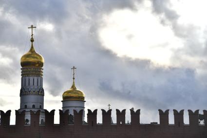 Москва. Обрушение зубца на кремлевской стене после сильного урагана.