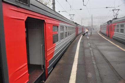 Москва. На перроне Казанского вокзала.