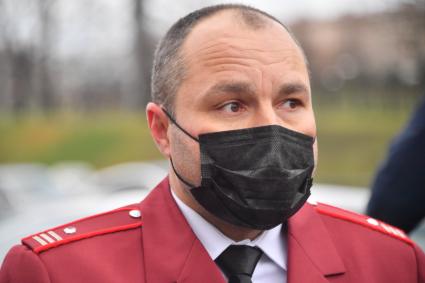 Москва. Сотрудник Роспотребнадзора Алексей Чибаров, во время рейда по проверке соблюдения водителями такси санитарно-эпидемиологических требований.