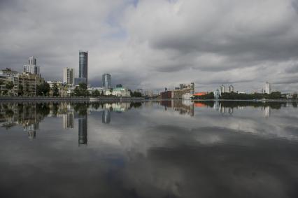 Екатеринбург. Вид на городской пруд