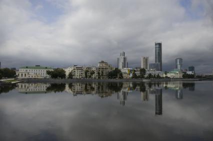 Екатеринбург. Вид на городской пруд