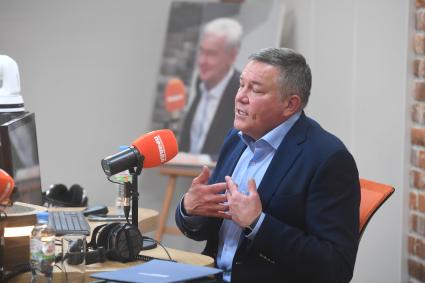 Москва. Губернатор Вологодской области Олег Кувшинников на радио `Комсомольская правда`.