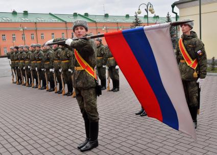 Москва. Военнослужащие роты почетного караула Преображенского полка во время занятий.