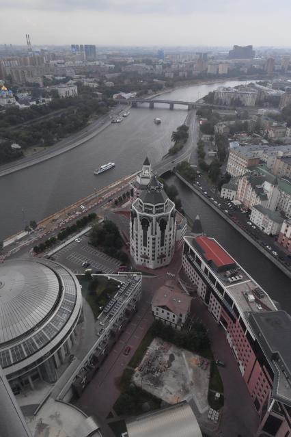 Москва. Вид на город с гостиницы `Красные Холмы`.