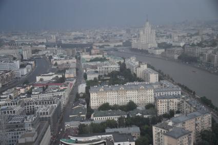 Москва. Вид на город с гостиницы `Красные Холмы`.