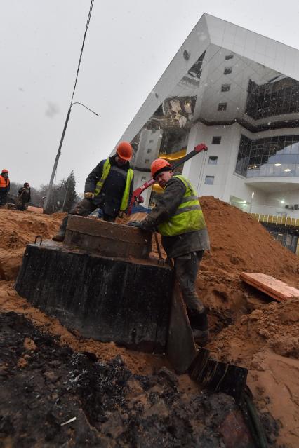 Москва. Работы по реконструкции стадиона `Москвич` на Волгоградском проспекте.