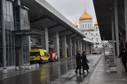 Москва. Вид на храм Христа Спасителя.