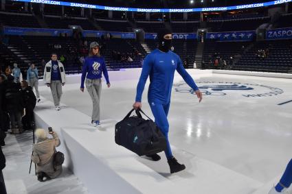 Москва.  Модель демонстрирует одежду из новой коллекции официальной формы российских спортсменов для XXIV Олимпийских зимних игр 2022 года  в Пекине бренда Zasport.