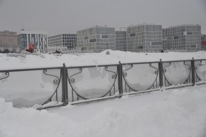 Москва. Вид на корпуса Многопрофильного медицинского центра `Новомосковский` в Коммунарке (филиал ГБУЗ `ГКБ № 40`).