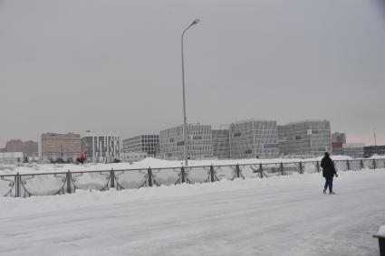 Москва. Вид на корпуса Многопрофильного медицинского центра `Новомосковский` в Коммунарке (филиал ГБУЗ `ГКБ № 40`).