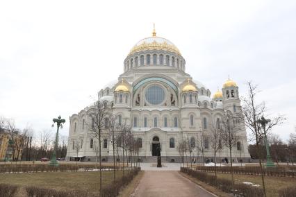 Кронштадт. Морской Никольский Ставропигиальный собор зимой.