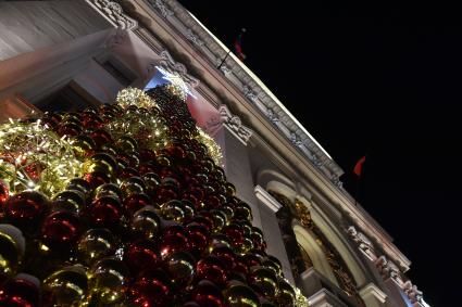 Москва.  Новогоднее оформление на Тверской улице.