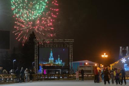 Красноярск. Салют во время празднования Нового года.