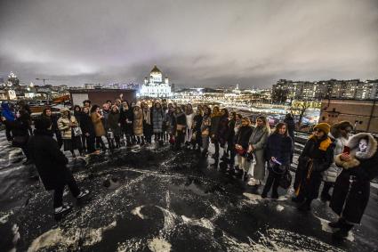 Москва. Встреча клуба `Время женщин` в выставочном центре `Роза Эйнема` на территории `Красного Октября` . Участницы клуба на крыше.