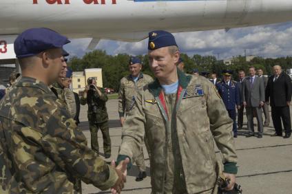 Московская область. Президент России Владимир Путин  на аэродроме Чкаловский перед вылетом  в район учений стратегической дальней авиации и Северного флота.