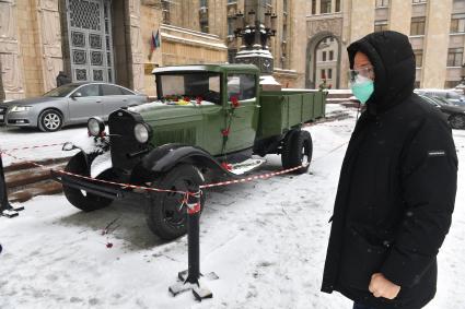 Москва.  Автомобиль ГАЗ-АА (Полуторка)   у здания МИД РФ по случаю 78-й годовщины полного освобождения Ленинграда от фашистской блокады.