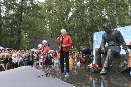 Республика Алтай, с. Сростки. Режиссер Виктор Мережко на XXI Всероссийском Шукшинском кинофестивале.