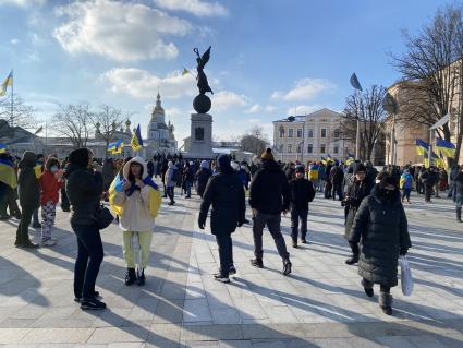 Украина. Харьков. Участники `Марша Единства` на площади Конституции.