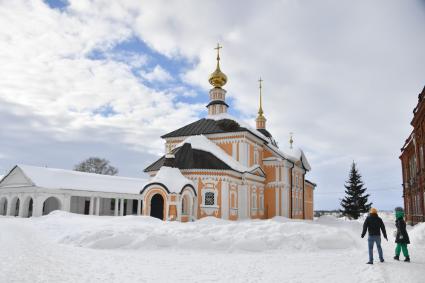 Суздаль.  Кресто-Никольская церковь.