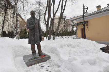 Москва. Памятник Петру Вяземскому на территории Дома Российского исторического общества.