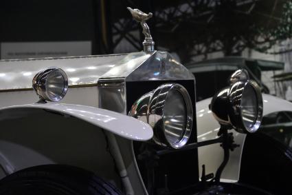 Москва. Автомобиль Rolls-Royce 40/50 HP на выставке `Царский выезд`, посвященной 115-летию Собственного Его Императорского Величества гаража, на ВДНХ.