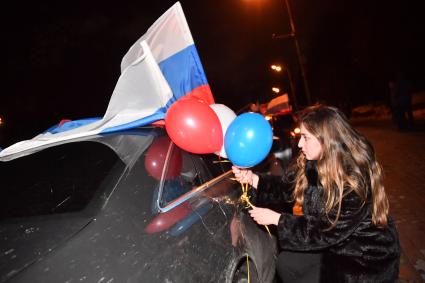 Москва.   Ночной патриотический  автопробег в поддержку ЛНР и ДНР `Своих не бросаем!` прошел в Москве.