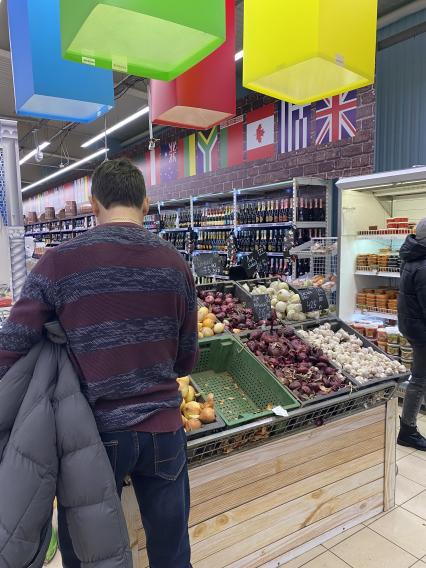 Донецк. Продуктовый магазин.