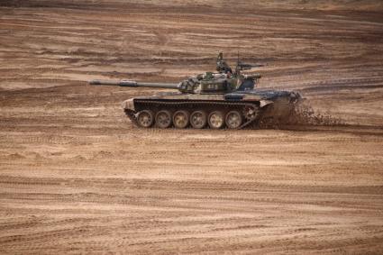 Белоруссия. Брестская область. Танк Т-72Б во время совместных учений России и Белоруссии `Союзная решимость-2022` на полигоне Обуз-Лесновский.