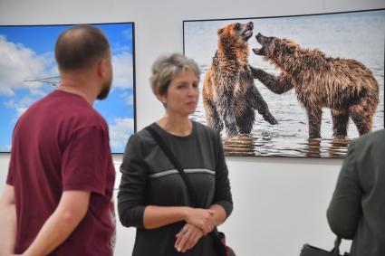 Москва. Открытие IX Общероссийского фестиваля природы `Первозданная Россия` в Новой Третьяковке.