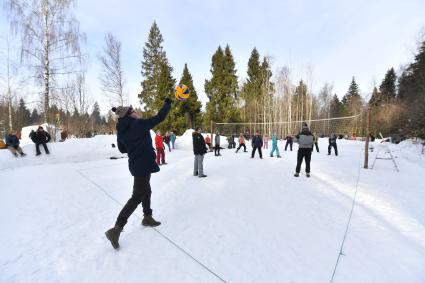 Московская область.  Участники  праздничных гуляний на праздновании `Бакшевской масляницы`.