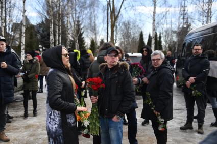 Москва.  Прощание с экс-солистом  группы  `Отпетые мошенники` Томом Хаосом  (Вячеслав Зинуров) на Ховринском кладбище.