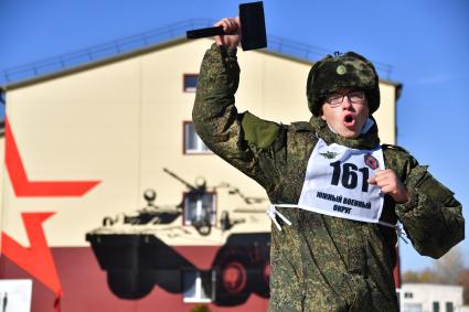 г.Ростов на Дону. Военнослужащие 103-го мотострелкового полка во время тренировки.