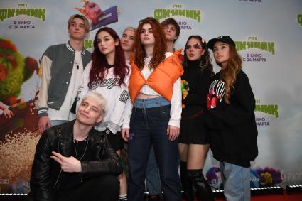 Москва. Блогеры российского тиктокерского дома Dream Team House на премьере мультфильма `Финник` в кинотеатре `Каро 11 Октябрь`.