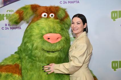 Москва. Телеведущая Ида Галич на премьере мультфильма `Финник` в кинотеатре `Каро 11 Октябрь`.