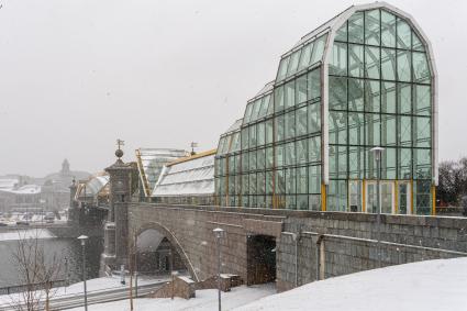 Москва. Вид на мост Богдана Хмельницкого (Киевский пешеходный мост).