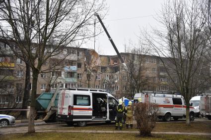 Московская область. Ступино. Разбор завалов на месте взрыва газа в жилом доме.