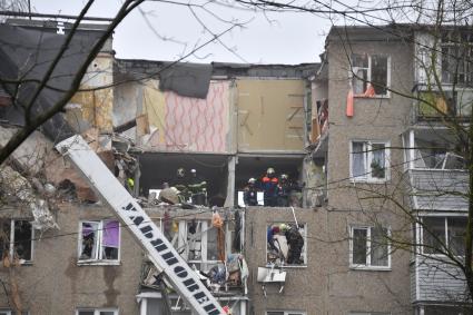 Московская область. Ступино. Разбор завалов на месте взрыва газа в жилом доме.