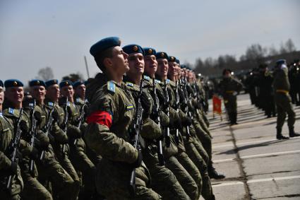 Московская область. Алабино. Военнослужащие  на репетиции военного парада, приуроченного к 77-летию Победы в Великой Отечественной войне.