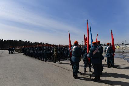 Московская область. Алабино. Перед началом  репетиции военного парада, приуроченного к 77-летию Победы в Великой Отечественной войне.