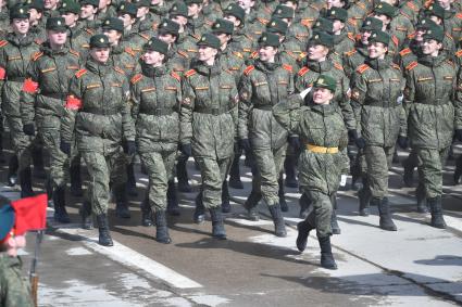 Московская область. Алабино. Курсанты  на репетиции военного парада, приуроченного к 77-летию Победы в Великой Отечественной войне.