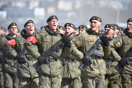 Московская область. Алабино. Во время   репетиции военного парада, приуроченного к 77-летию Победы в Великой Отечественной войне.