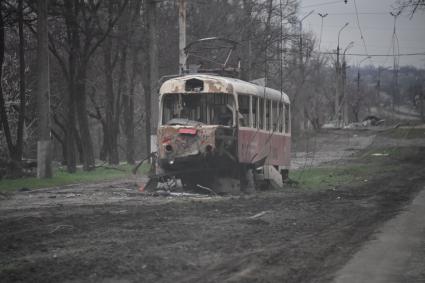 Украина. г.Мариуполь. Подорванный трамвай.