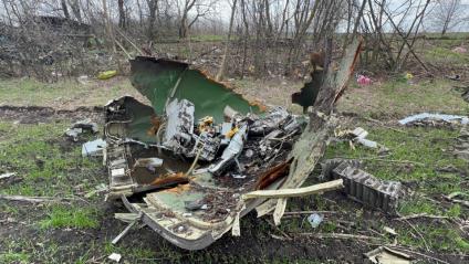 Украина. Харьковская область. Рядом с г.Изюм. Военная спецоперация РФ по демилитаризации Украины. Обломки сбитого украинского бомбардировщика Су-24.