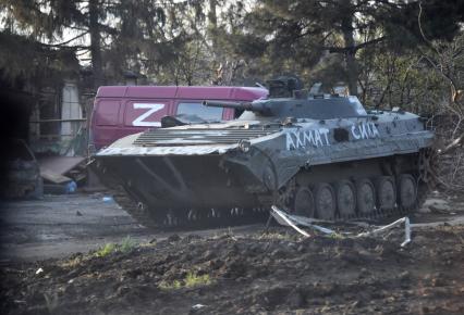 Донецкая область. г.Мариуполь. Военная техника на одной из улиц города.