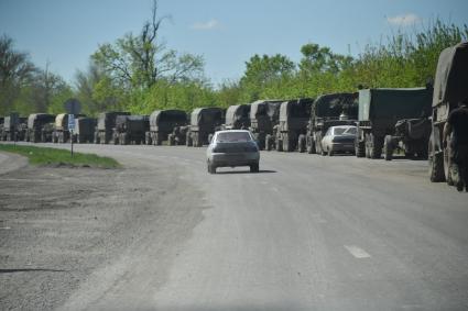 Донецкая область. г.Мариуполь. Колонна военной техники.