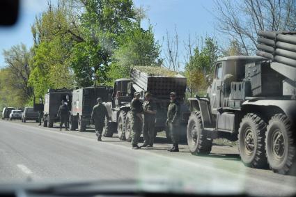 Донецкая область. г.Мариуполь. Колонна военной техники.