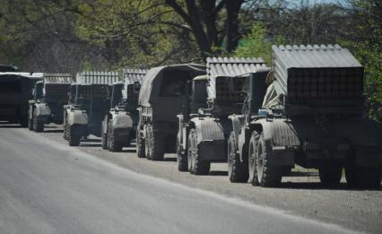 Донецкая область. г.Мариуполь. Колонна военной техники.