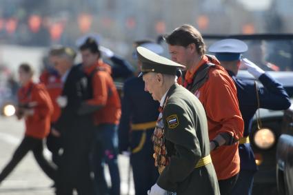 Екатеринбург. Во время военного парада в честь 77-й годовщины Победы в Великой Отечественной войне