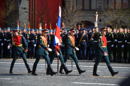 Москва. Военнослужащие парадных расчетов во время генеральной репетиции парада на Красной площади, посвященного 77-й годовщине Победы в Великой Отечественной войне.