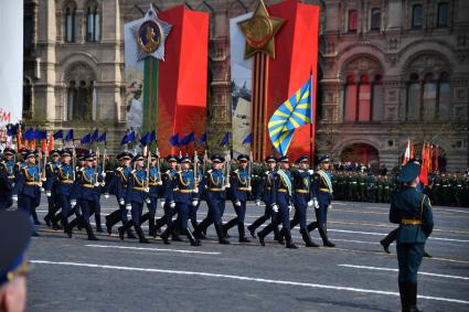 Москва. Военнослужащие парадных расчетов во время генеральной репетиции парада на Красной площади, посвященного 77-й годовщине Победы в Великой Отечественной войне.